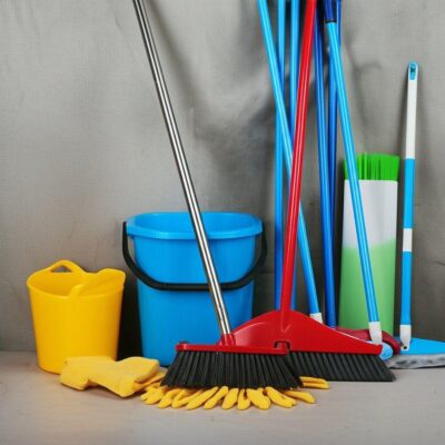 Trọn Bộ Dụng Cụ Làm Vệ Sinh Công Nghiệp: Bí Quyết Chọn Mua & Tối Ưu Hiệu Quả